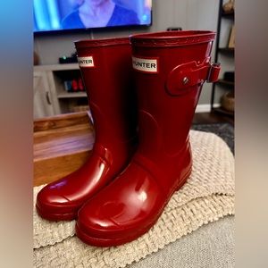 Hunter boots original short gloss red rain boot